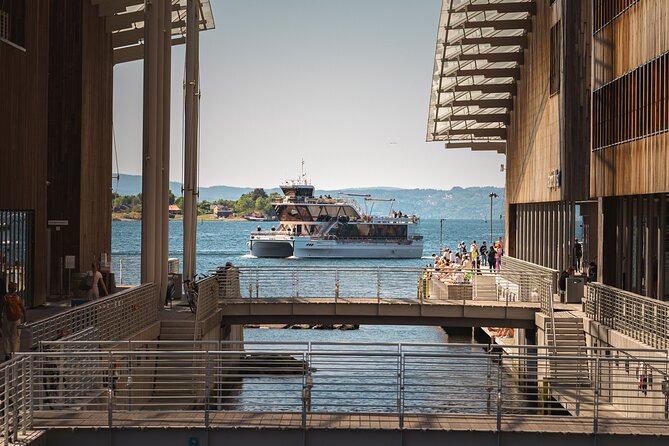 Guided Sightseeing Cruise on Oslofjord by Premium Silent Boat - Dyna Fyr: when a rock becomes a community stop