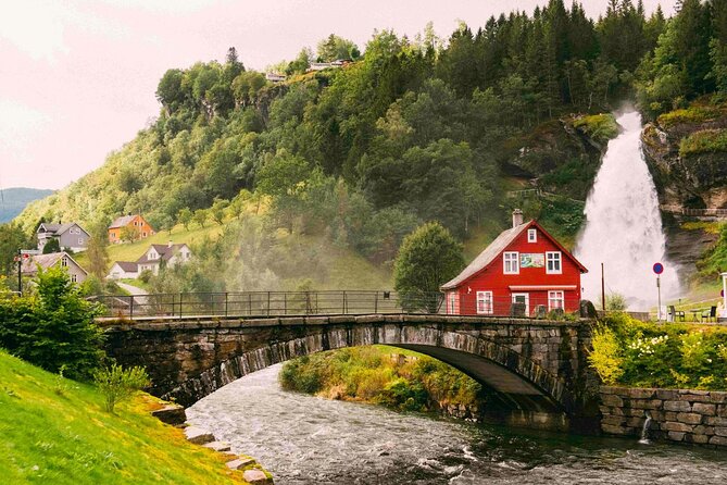 Guided tour to Hardangerfjord with Waterfalls and Ferry Crossing - Kvandal to Utne by ferry: the 20 minutes that feel longer
