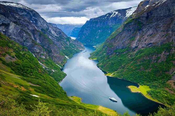 Guided tour to Viking Village, Nærøyfjorden Cruise & Flåm Railway - Key highlights if you like your Norway in one strong day