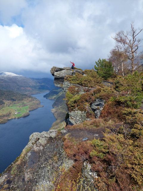 Haugesund: Himakånå Guided Hiking Trip - A 15-minute reset with photo stops and a bit of shopping