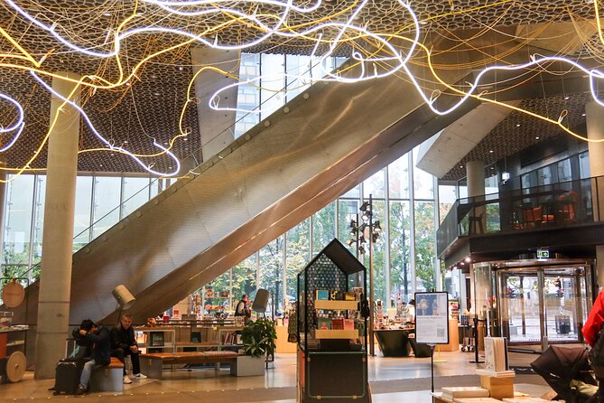 History and Secrets of Oslo Tour - Palace Boulevard to Parliament: How Oslo’s Center Works