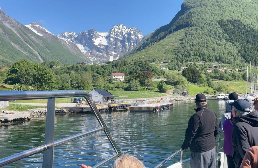 Hjørundfjord Fjord Cruise roundtrip from Ålesund - Weather reality on the Sunnmøre coast: dress for wind and change