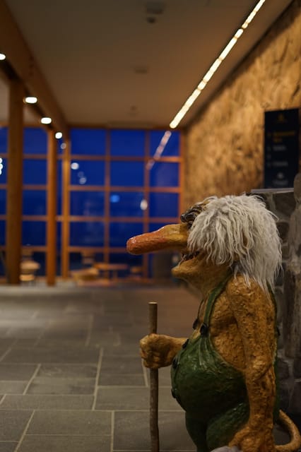 Honningsvåg: North Cape Summer Tour with Sami Family Visit - Storytelling in English or German, plus audio that keeps you oriented