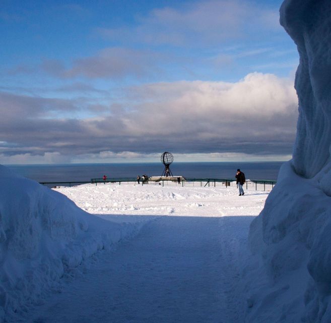 Honningsvåg: North Cape Winter Excursion with Entry Ticket - The panoramic four-season film and the Cave of Lights