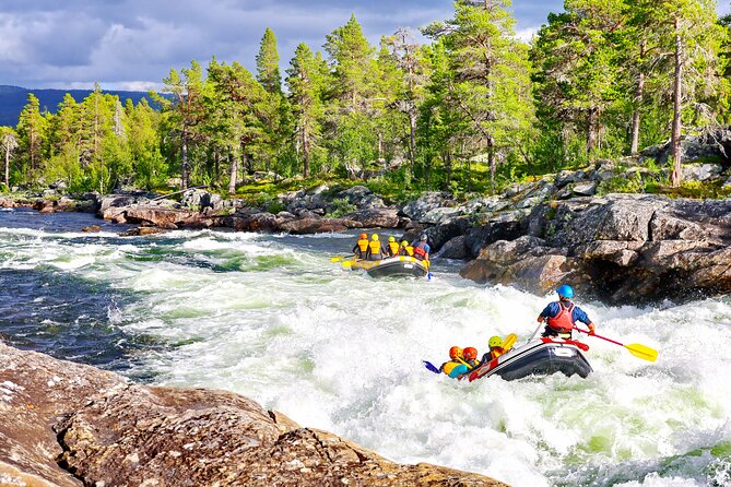 Intermediate Difficulty Level Rafting Experience in Dagali - After the Spray: Hot Showers, Snacks, and Photo Options