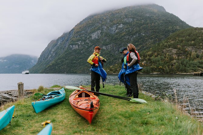 Kayak Tour with Waterfall Views in Geiranger - Stop 2: Chasing the Seven Sisters Waterfall View (Without Reaching the Falls)