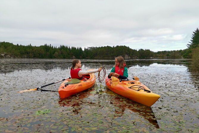 Kayaking in Aksdal - Where you meet: Eikeskogvegen 35 and the lake-side start