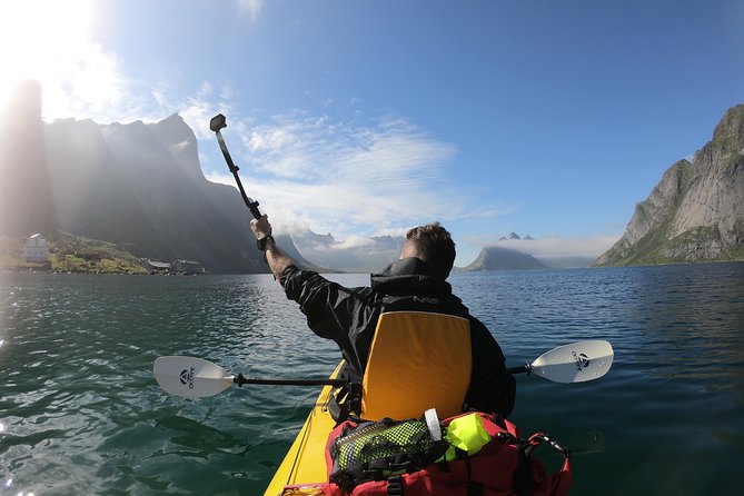 Kayaking in Reinefjorden - Weather rules and timing for your Lofoten day plan