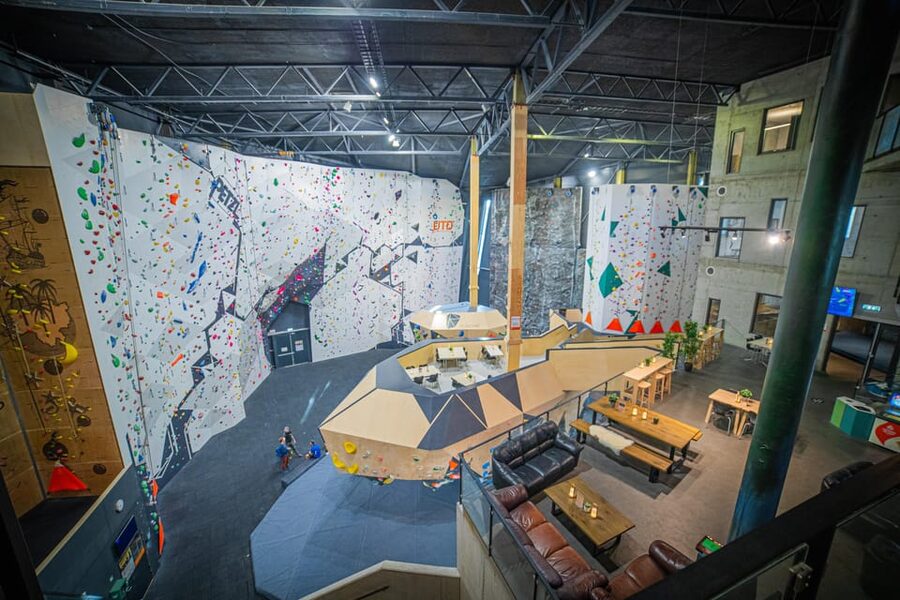 Kristiansand: Sørlandet Klatresenter Entry Ticket - Your first 10 minutes: autobelay training that makes climbing feel doable
