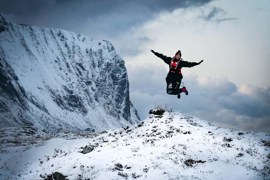 Lofoten: Half-Day Winter Kayak Adventure - Hot drinks, snacks, and wildlife stops that slow you down