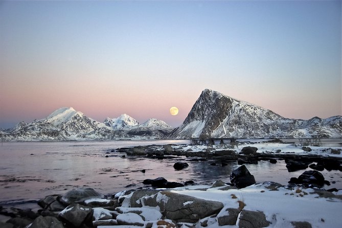 Lofoten Highlights Photo Tour - Henningsvær & Haukland - How the Guide Turns Views Into Photos