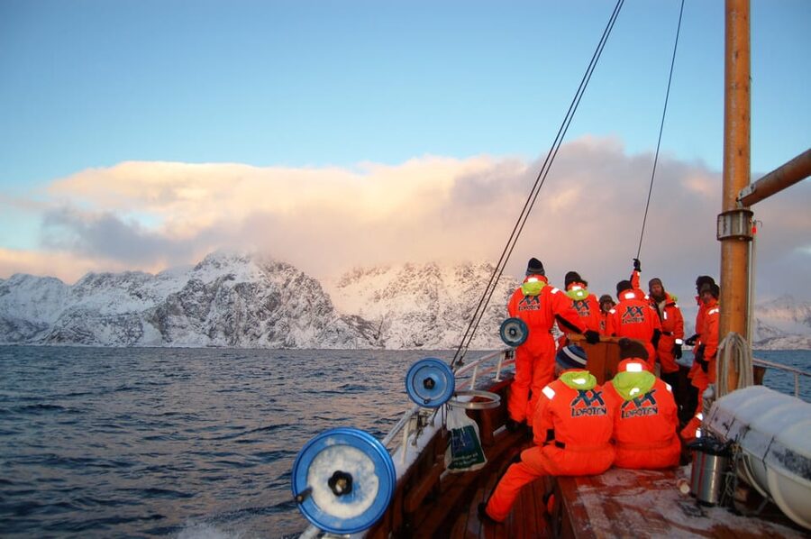 Lofoten: Traditional Fishing Trip - How the crew experience can vary: learning vs. quiet days