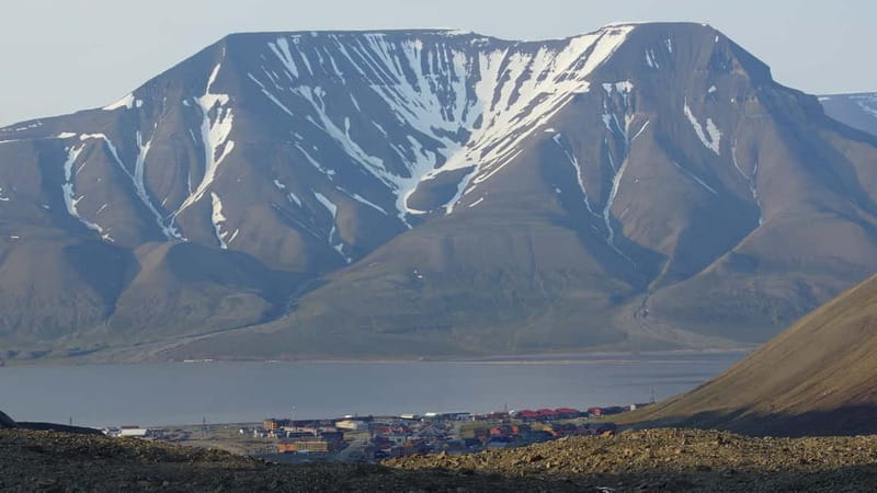 Longyearbyen: Platåfjellet Guided Hike with Panoramic Views - Key highlights that make Platåfjellet special