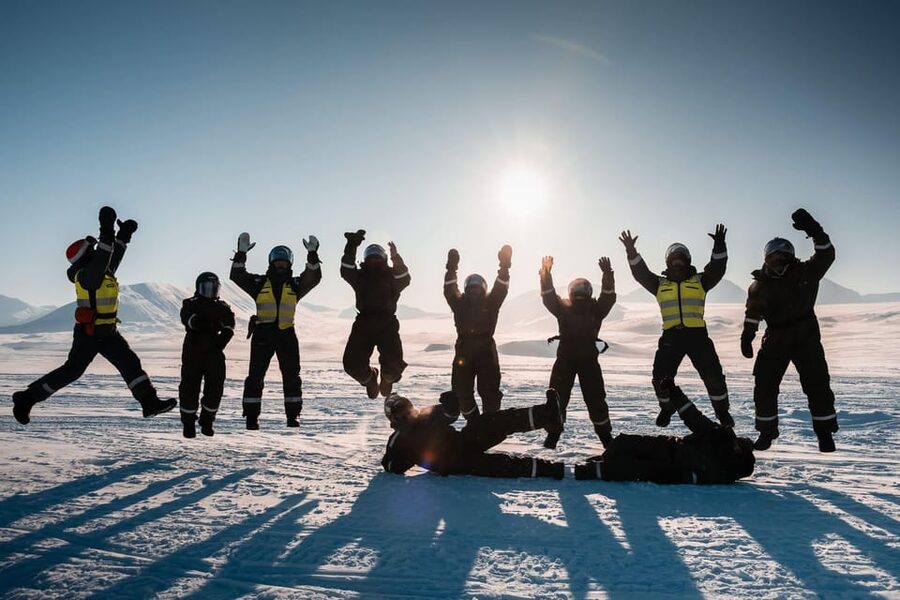 Longyearbyen: Snowmobile Tour to Tempelfjorden with Lunch - Price and value at about $472 per person