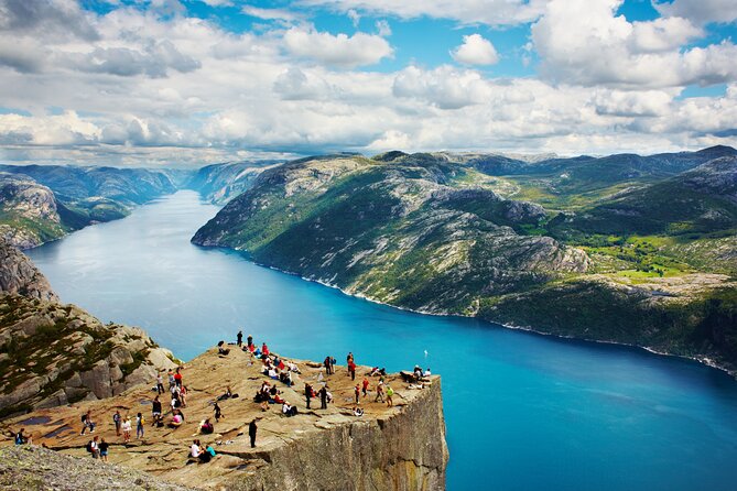 Majestic Hike Experience to Preikestolen with Local Guide - The hike to Preikestolen: what the trail really feels like
