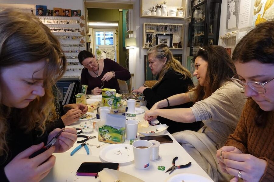 Maral Kunst : Jewelry Bar Experience (Jewelry Making) - 3 hours to make a wearable masterpiece