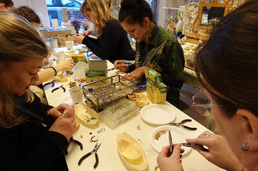 Maral Kunst : Jewelry Bar Experience (Jewelry Making) - Redesigning pre-loved jewelry for a second life