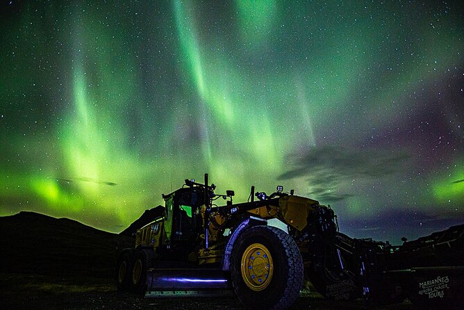 Marianne’s Heaven On Earth Aurora Chaser Tours - Staying warm the right way: suits, boots, food, and hot drinks