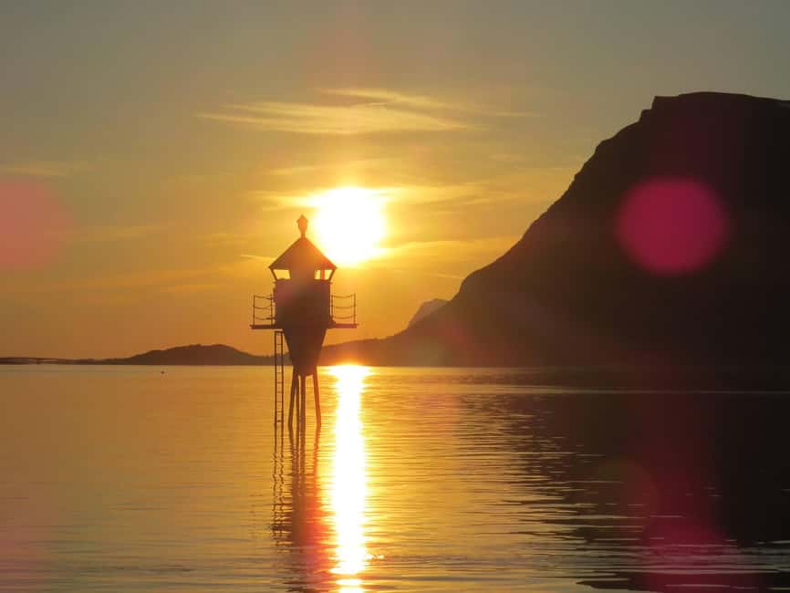 Midnight sun safari - Henningsvær After Dark, but the Sun Never Calls It a Night