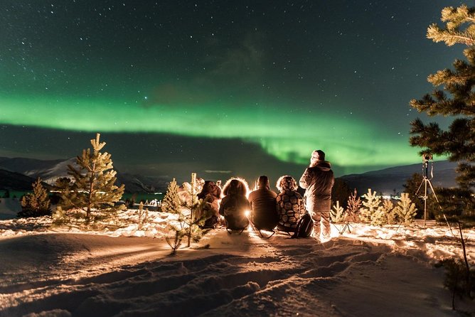 Minibus Northern Lights Chase with Photography from Tromsø - From Tromsø city lights to real darkness fast