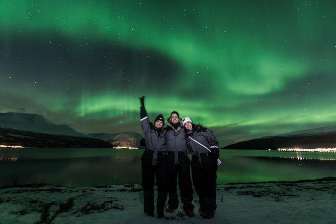 Minibus Northern Lights Chase with Photography from Tromsø - Staying warm without turning the night into a chore