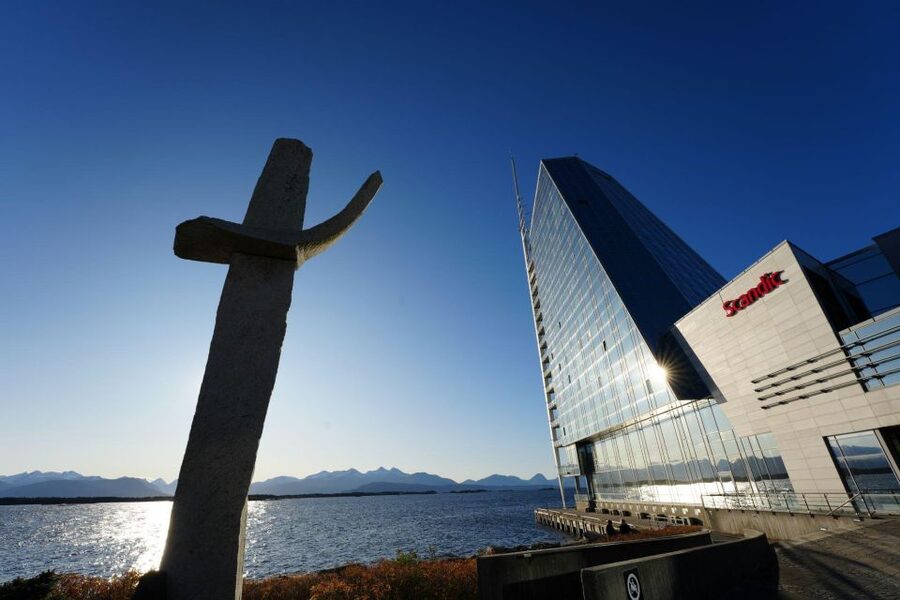 Molde: Atlantic Ocean Road and Tour of Bud Fishing Village - Varden Viewpoint (407 meters): the payoff for the whole loop
