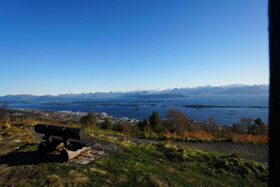 Molde: Atlantic Ocean Road & Varden Audio Guide Bus Tour - Key highlights I’d plan around