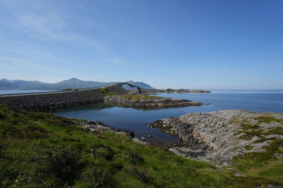 Molde: Atlantic Ocean Road & Varden Audio Guide Bus Tour - Molde: the Town of Roses, the Peaks, and the Perfect Start
