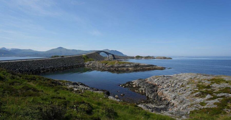 Molde: Atlantic Ocean Road & Varden Audio Guide Bus Tour - Varden Viewpoint at 407 Meters: the Panorama That Feels Like a Reset Button