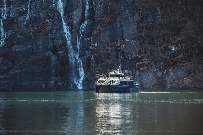 Mostraumen Fjord Cruise - the local operator - Where to Board: Strandkaien, Then the Docks Area