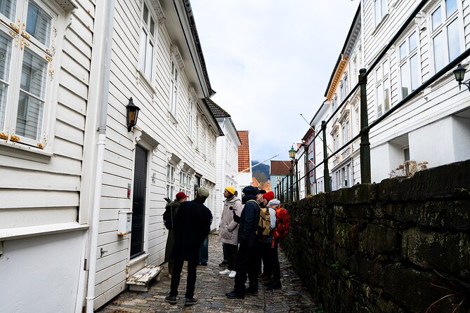 Nordnes: The Hidden Gem of Bergen Walking Tour - Passing Bergen’s theatre and landing back in the center