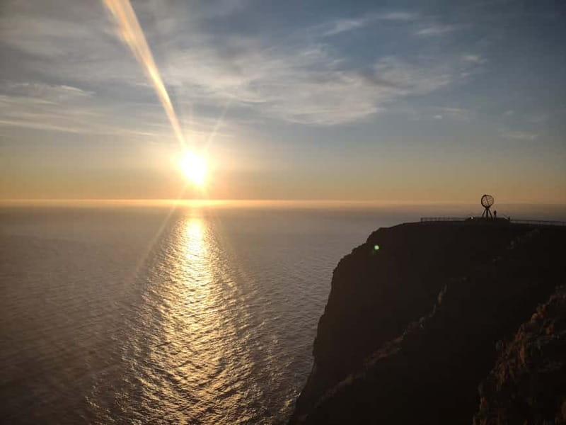 North Cape and King Crab Tour with Sámi Camp Tour - Getting to the Top: Meet at Honningsvåg and Roll North