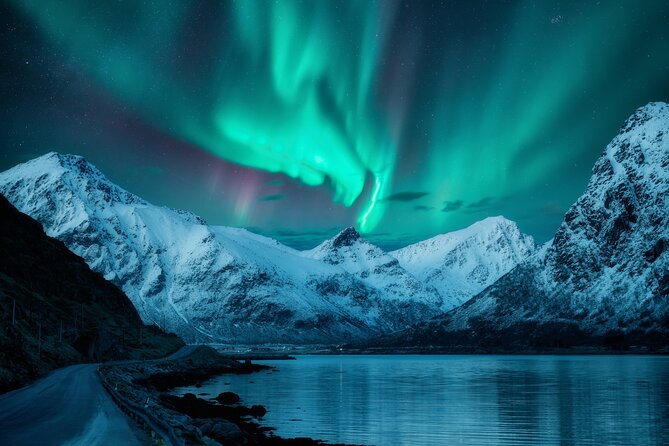 Northern light hunt in Tromsø. WiFi included - How the viewing hunt works beyond city lights