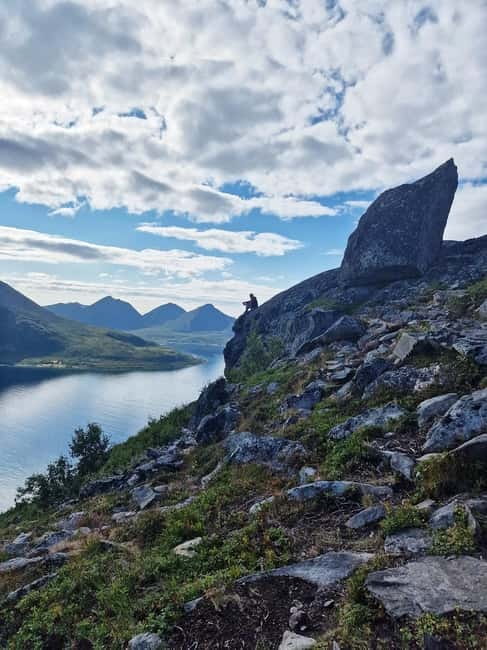 Northern Lights Adventure in Tromsø with Free Photos - Getting From Your Hotel Area to Scandic Grand Tromsø and On the Bus