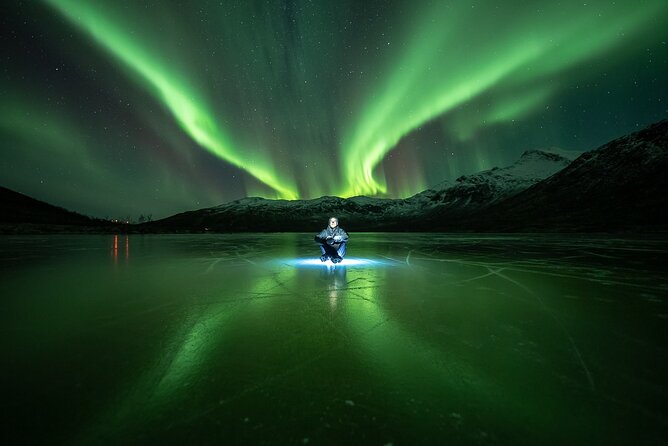 Northern Lights Expedition Tromsø - 6 people - Arctic Photo Guide - Exploring in Winter: Crampons, Snowshoes, Poles, and a Head Torch