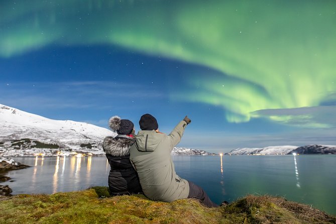 Northern Lights Private tour with your special ones - Greenlander - When clouds roll in: why drives toward Finland happen
