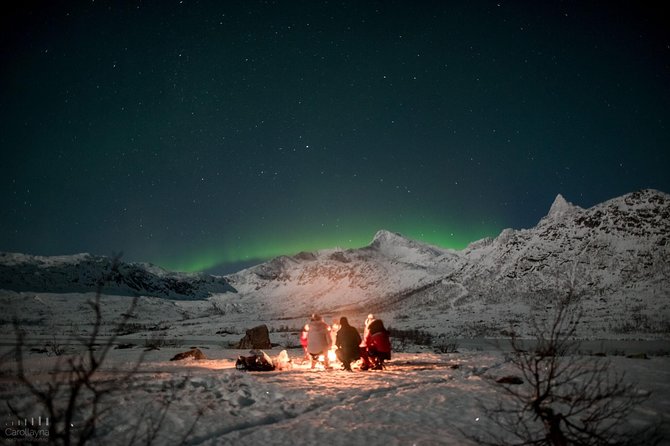Northern Lights tour - All inclusive - Northern Horizon - What the Night Feels Like: Food, Waiting, and the Small-Group Advantage
