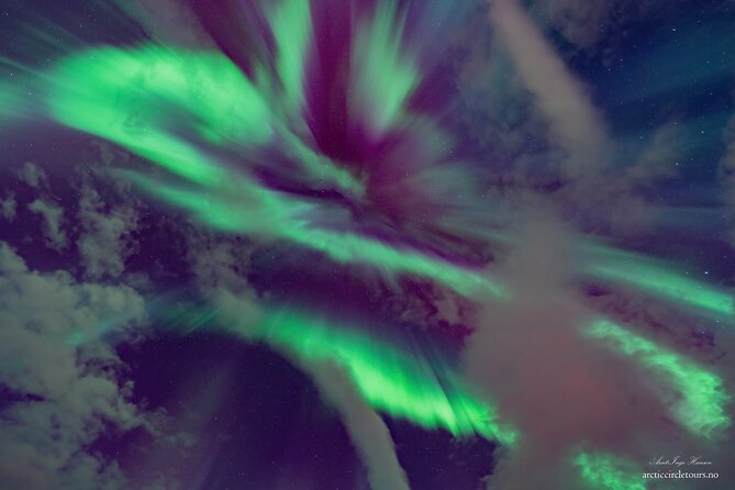 Northern Lights Tour, Photo, Toilet, Meal, Skycam in Mbus - The heated toilet tent, the unsung hero of a long winter night