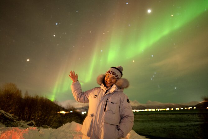 Northern Lights Tour with Local Guide and Photos - Kirkegata 2 meetup, mobile ticket, and what to bring in cold weather