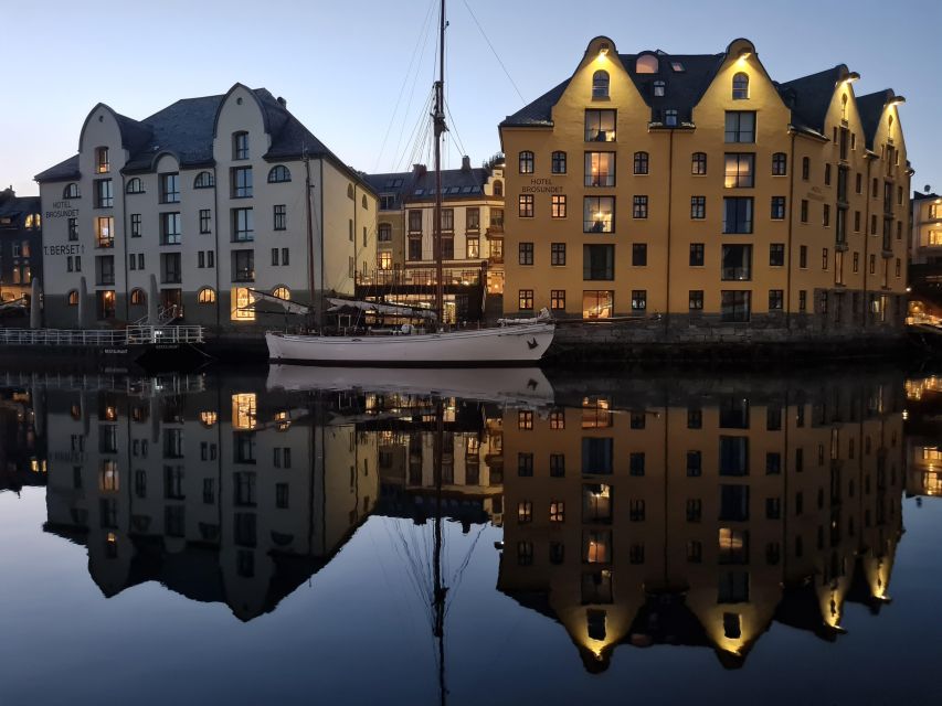 Norwegian Coastal Cities: Smartphone Audio Guide App - Svolvær on the Lofoten Islands: extended city time, flexible pacing