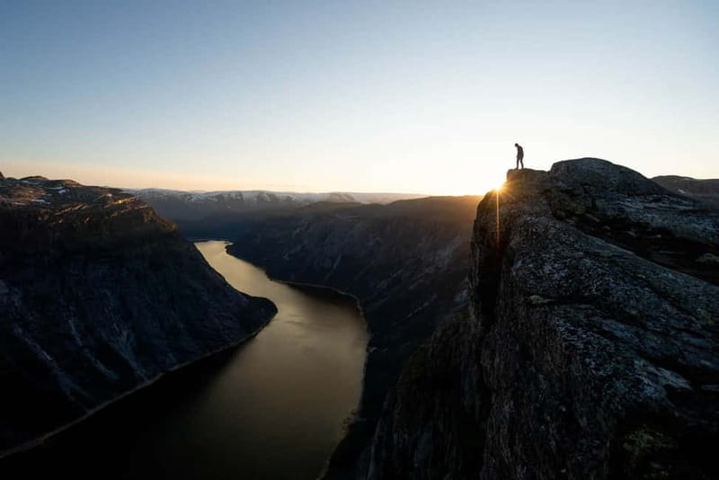 Odda: Overnight Hike to Trolltunga - Meeting at Ringedal Kiosk and Getting to Mågelitopp
