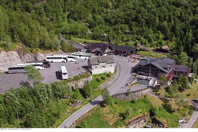 Olden 4 Hour Briksdal Glacier Tour in Briksdalsbreen - Key things to know before you hike Briksdalsbreen