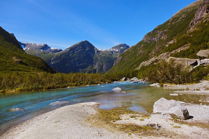 Olden Shore Excursion: the Amazing Briksdal Glacier - Briksdalsbre Mountain Lodge: where the hike actually begins