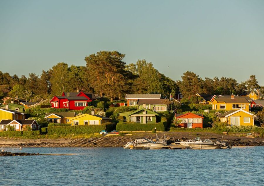 Oslo: 100% Electric Oslofjord Sightseeing Cruise - Rådhusbrygge 4 and City Hall Pier 4: getting on fast