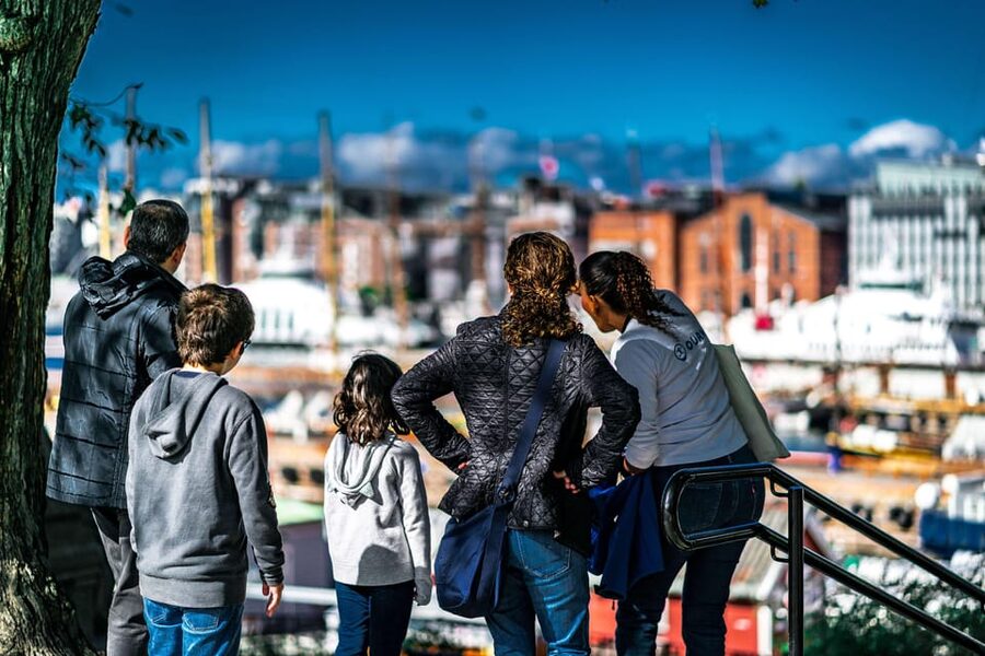 Oslo: 3-hour Highlights & Vigeland Park Private Walking Tour - The tram segment: why pacing matters in a 3-hour tour