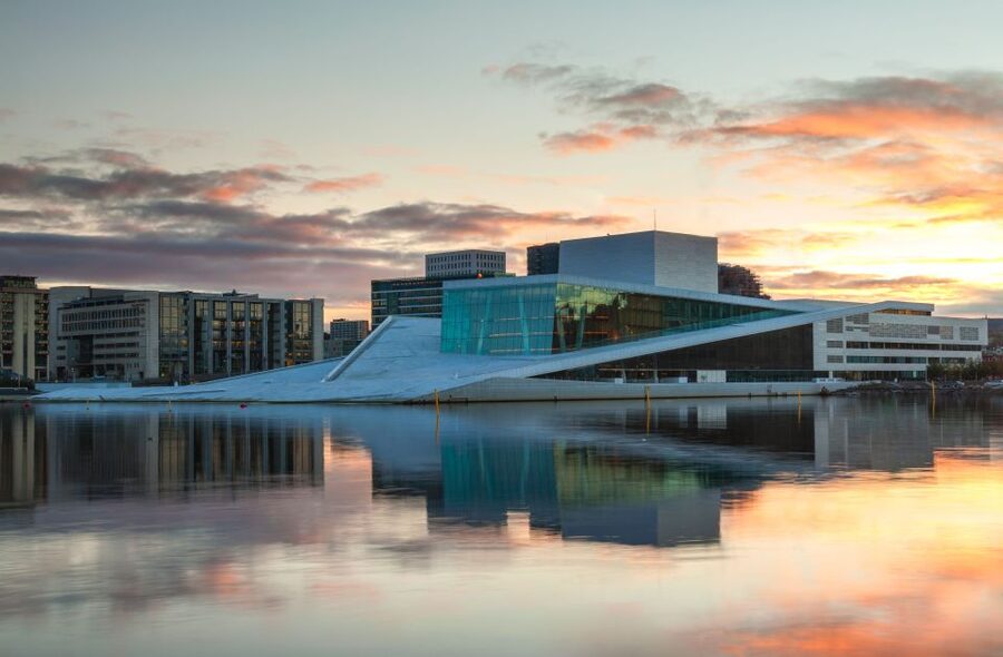 Oslo: Best of Oslo Walking Tour - Sentrum First: Getting Oriented on Karl Johan and Parliament