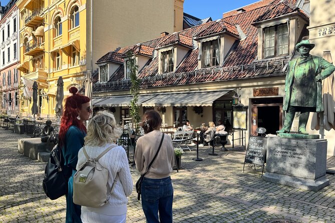 Oslo City Walk with Passionate Founder, shared/private (English) - Stop 4: Akershus Castle Fortress for Oslofjord Views