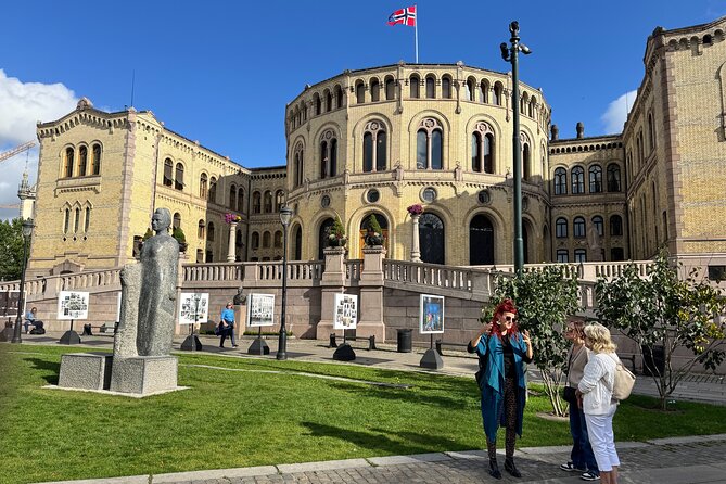 Oslo City Walk with Passionate Founder, shared/private (English) - Stop 5: Karl Johans Gate, the Main Street Energy