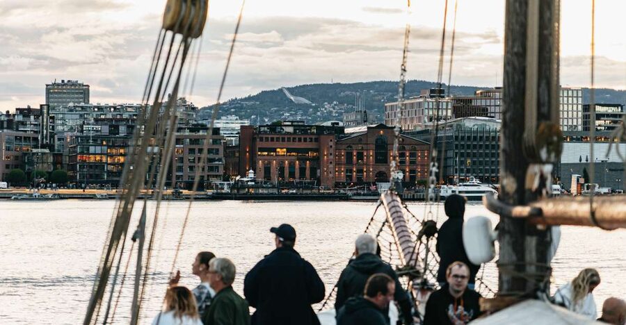 Oslo: Fjord Evening Cruise with Shrimp Buffet - Meeting at Rådhusbrygge 3 and getting your spot on the ship