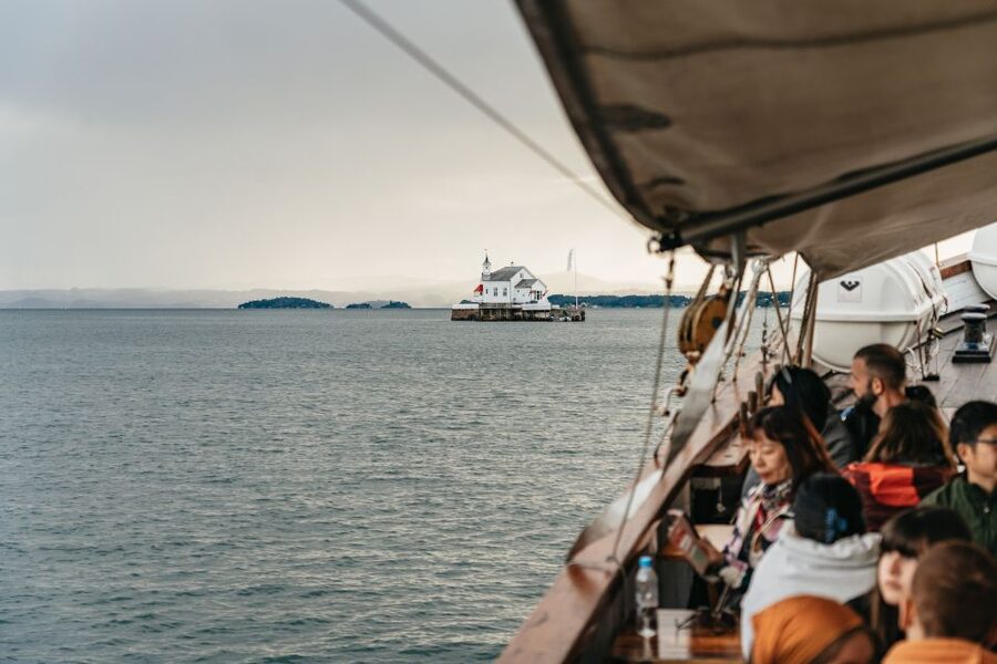 Oslo: Fjord Evening Cruise with Shrimp Buffet - Bygdøy peninsula and Huk Bay, the museum shoreline from the water